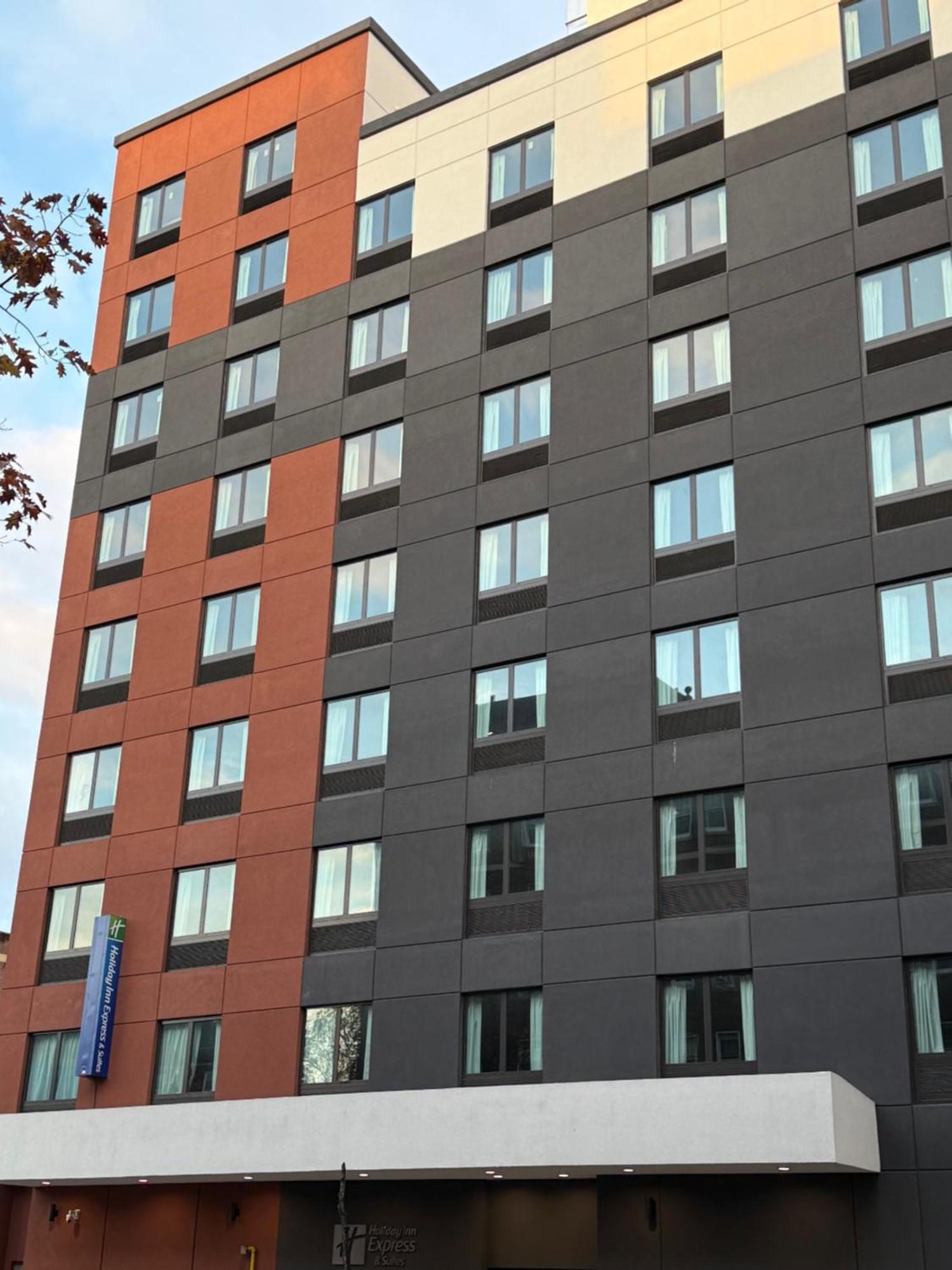 Holiday Inn Express & Suites New York Exterior photo