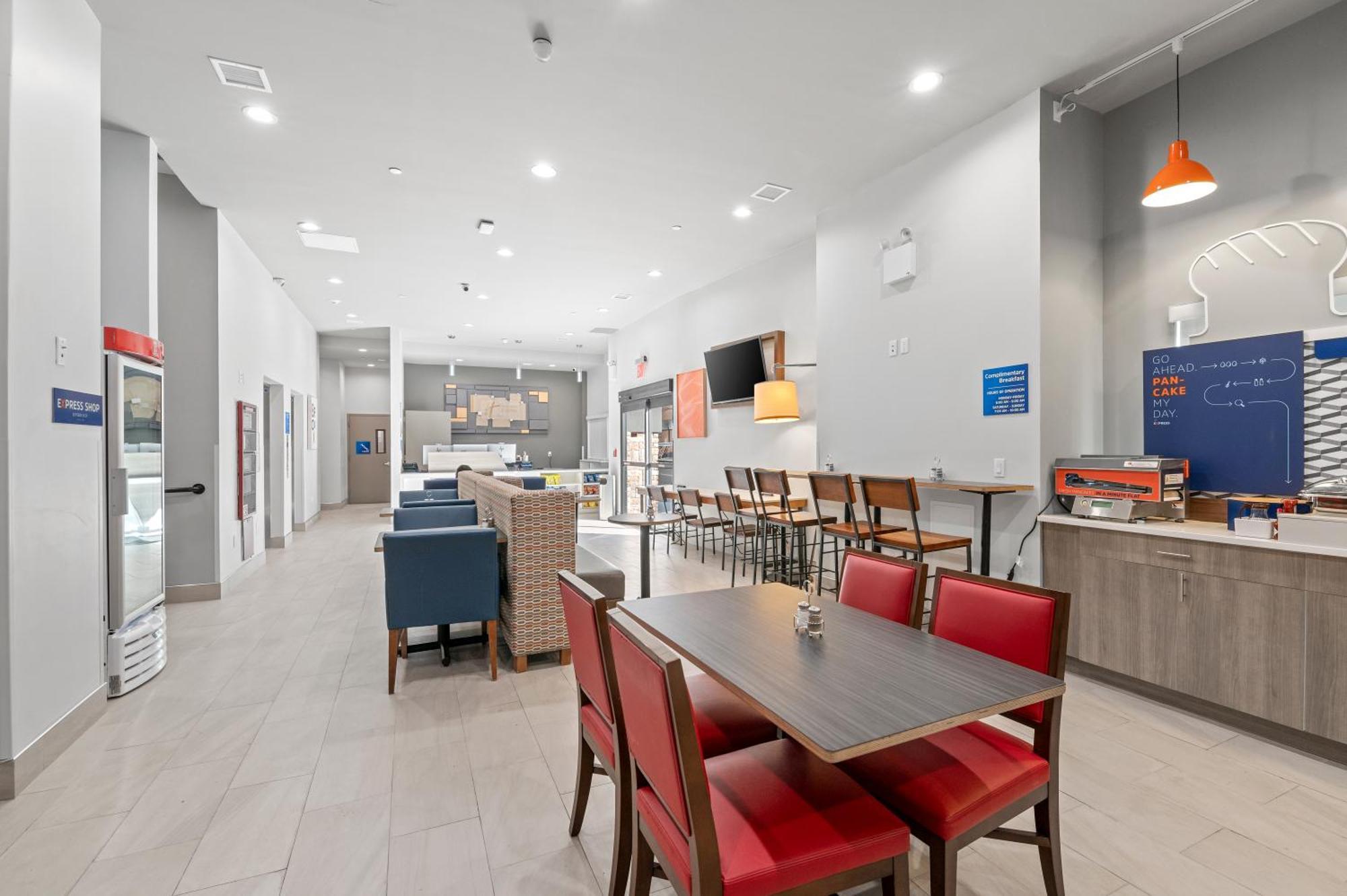 Holiday Inn Express & Suites New York Exterior photo